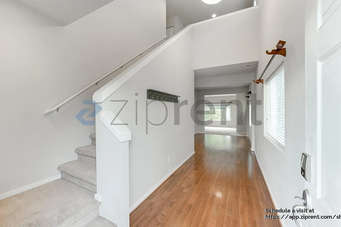 4 bed, 2150 sqft, $3,495 — Photo 4