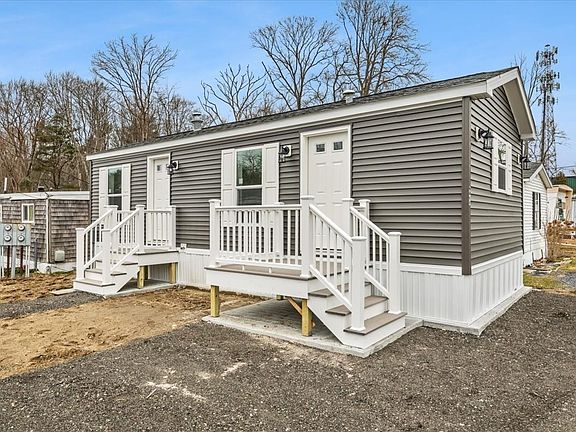 2nd image of 1540 Broadway Trlr 33