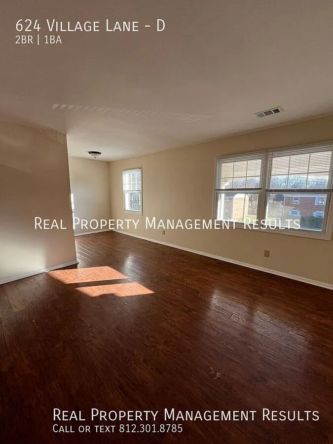 Building Photo - 624 Village Ln #D