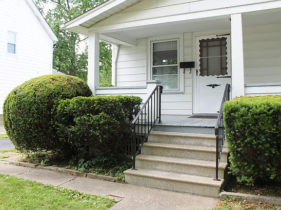3rd image of 150 Longfellow St