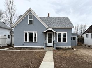 807 11th St, Wheatland, WY 82201