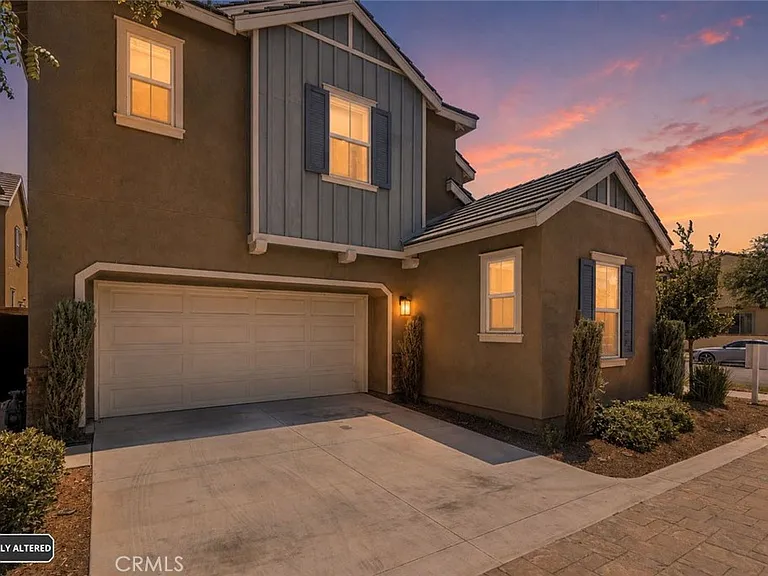2811 E Kendall Ln — Photo 1