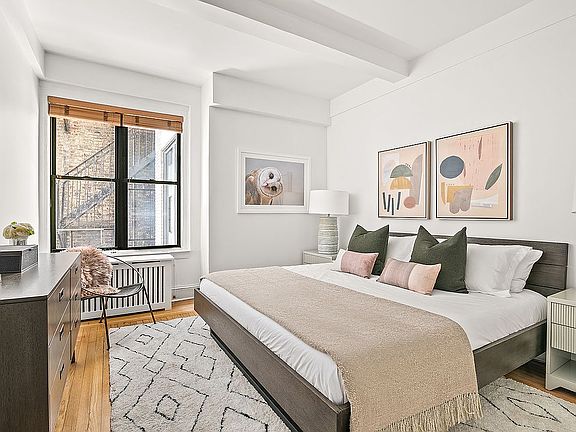 4th image of 40 W 72nd St APT 107