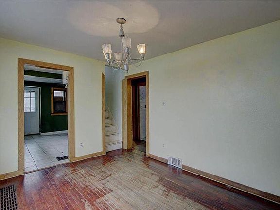 5th image of 4734 Mercier St