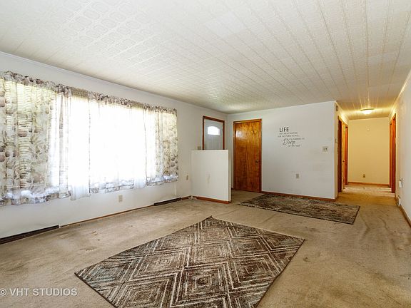 3rd image of 1317 Burnham Ave