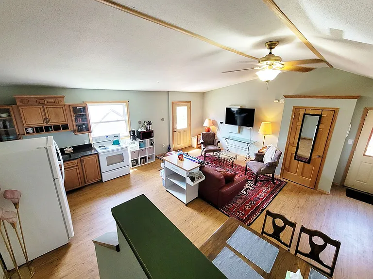 1601 Baxter Ave — Photo 5