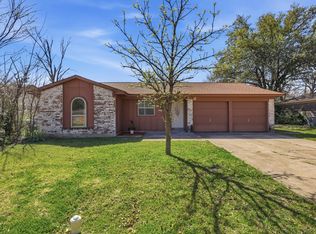 3228 Hummingbird Ln, Denton, TX 76209