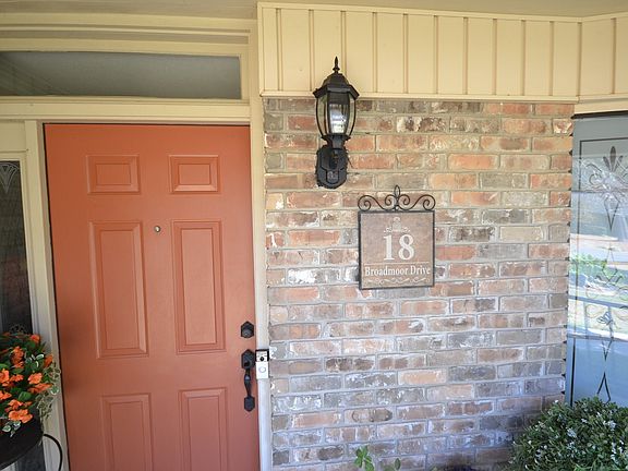 2nd image of 18 Broadmoor Dr