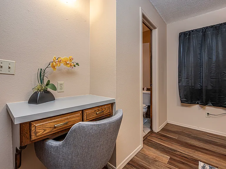 11307 N May Ave #D — Photo 16