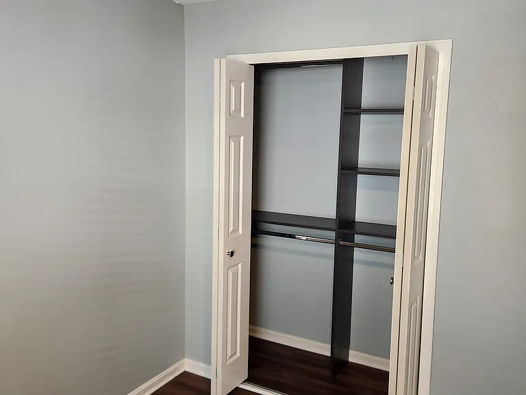 100 Forest Ct #4 — Photo 12