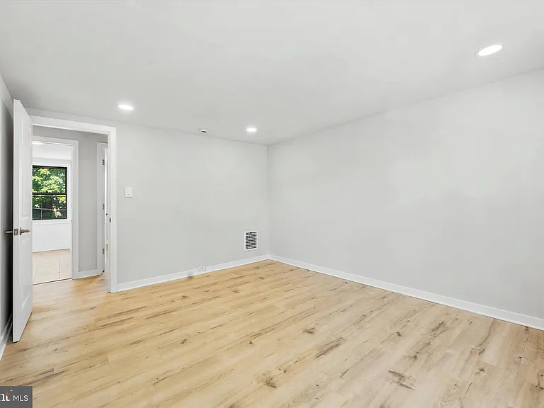 269 Monroe St — Photo 21