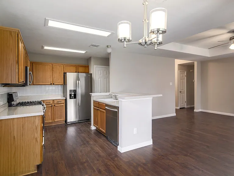 1806 Oakmont Ln — Photo 15