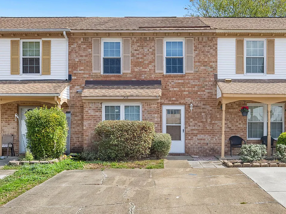 312 Seeman Ct