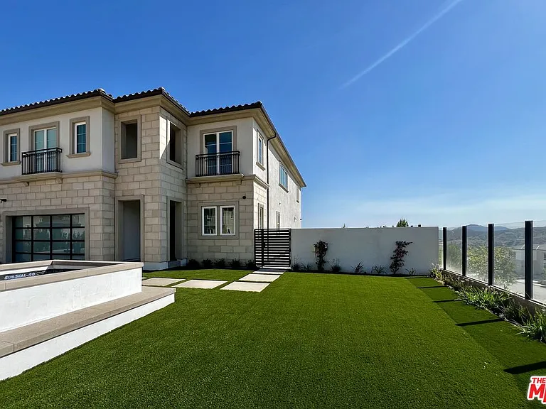20758 W Deer Grass Ct — Photo 1