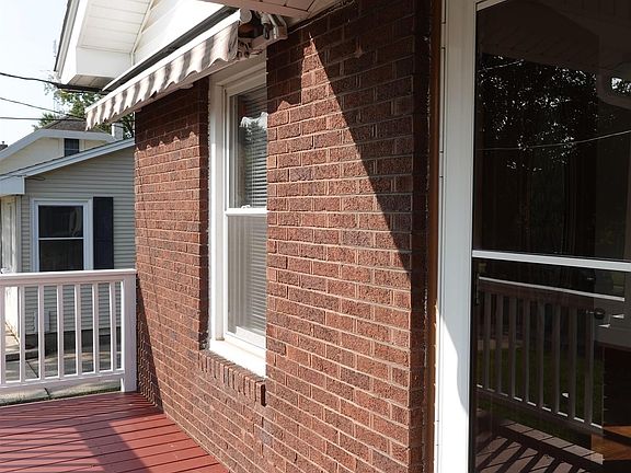 5th image of 156 Highland Ave