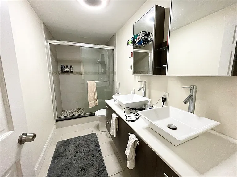 21 Iroquois St #1A — Photo 16