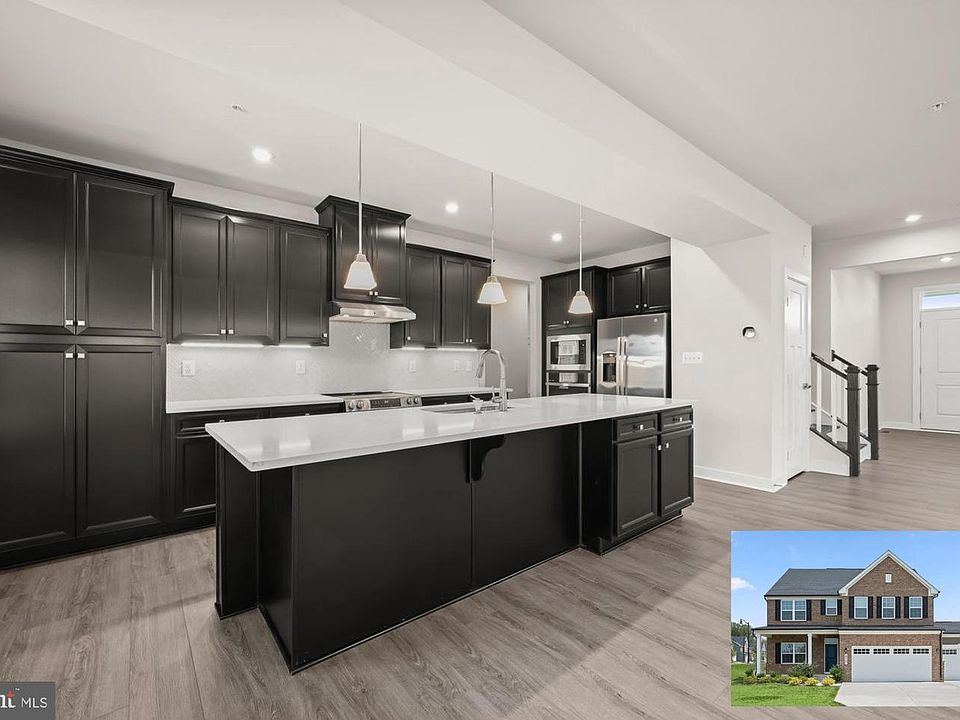 1st image of 800 Moore Gate Way