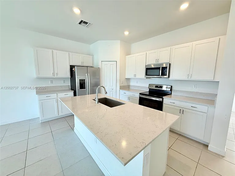 6939 Harbours Edge Ave #6939 — Photo 3