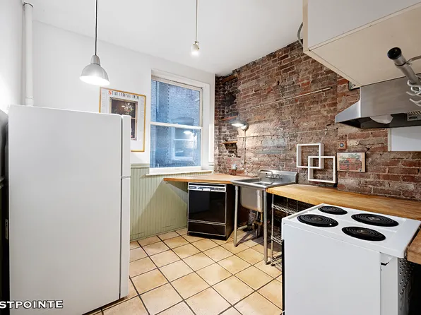 335 West 21st Street image 4 of 12