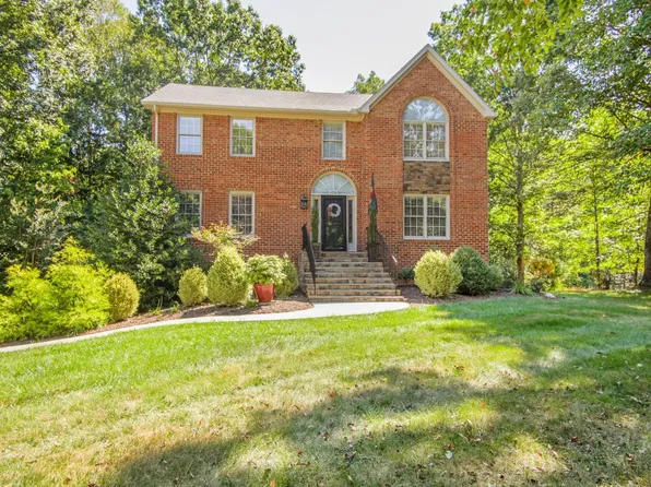 728 Lake Vista Dr, Forest, VA 24551