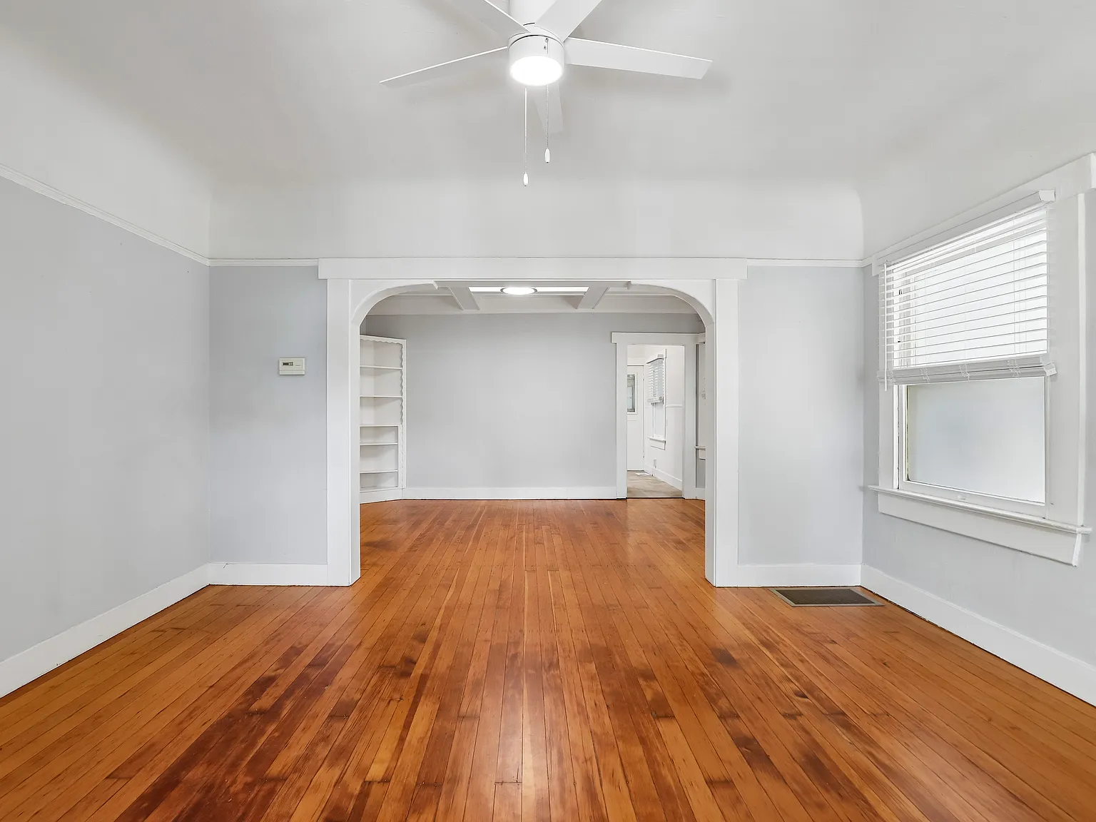 2 bed, 910 sqft, $2,395 — Photo 2