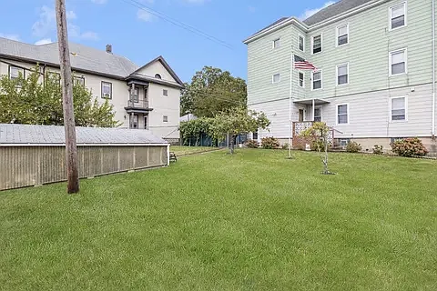 3 bed, 1185 sqft, $1,950 — Photo 1