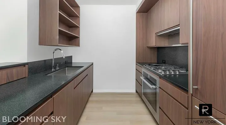 Rented by R New York | media 12