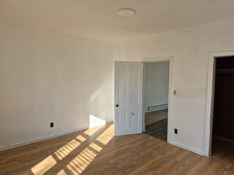 1203 Bank St #1/2 — Photo 7
