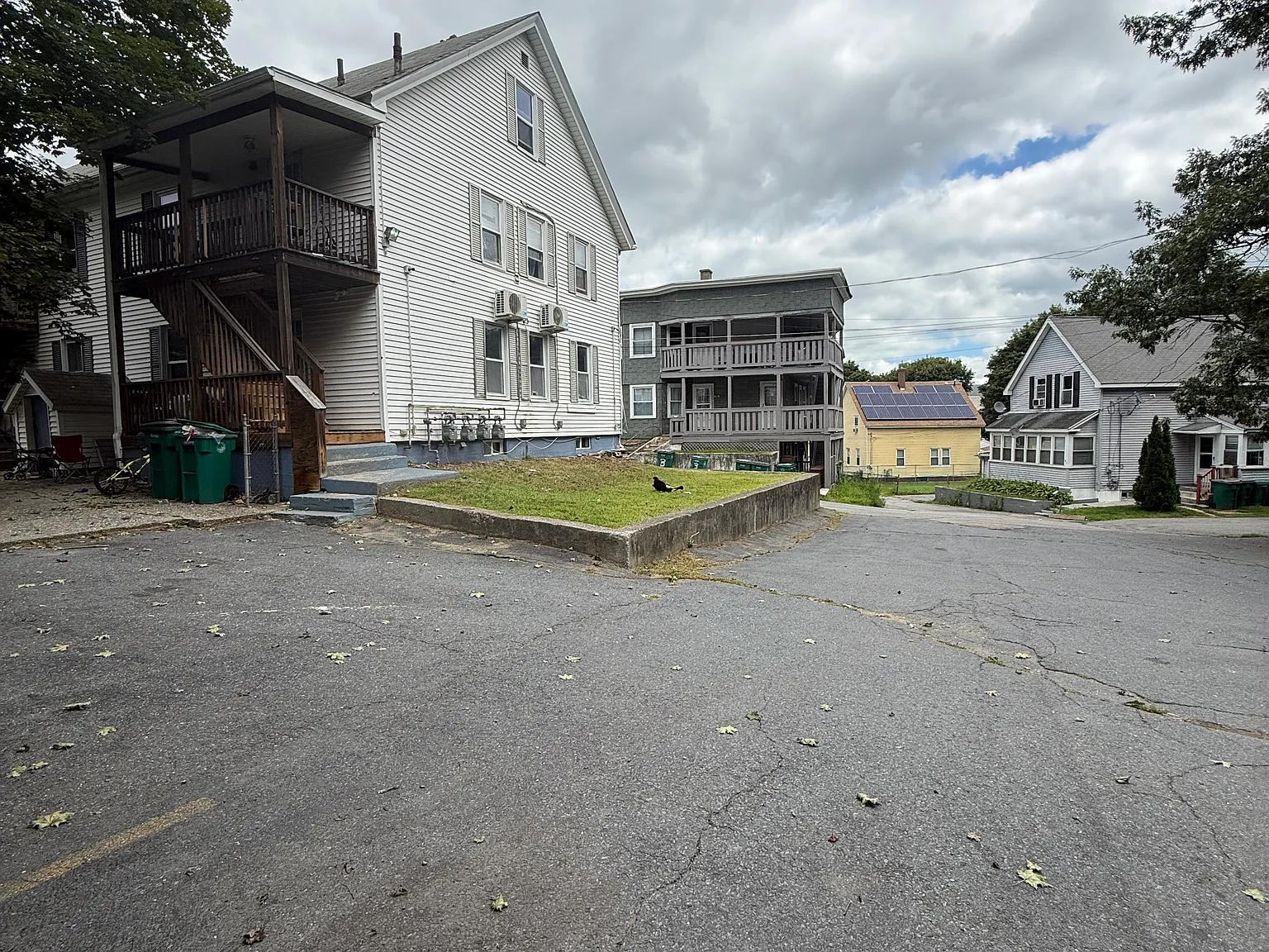 3 bed, 1200 sqft, $2,200 — Photo 4