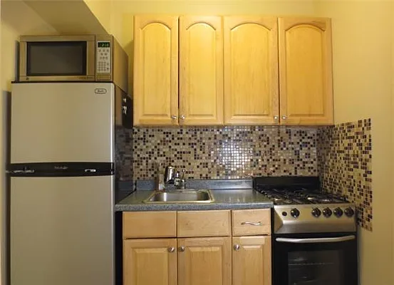 Sold by R New York | media 1