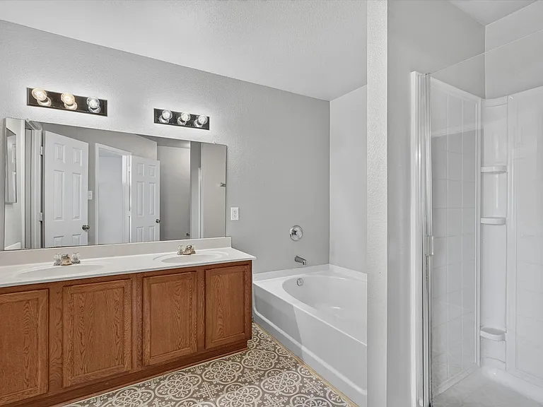 2805 Cameron Way — Photo 19