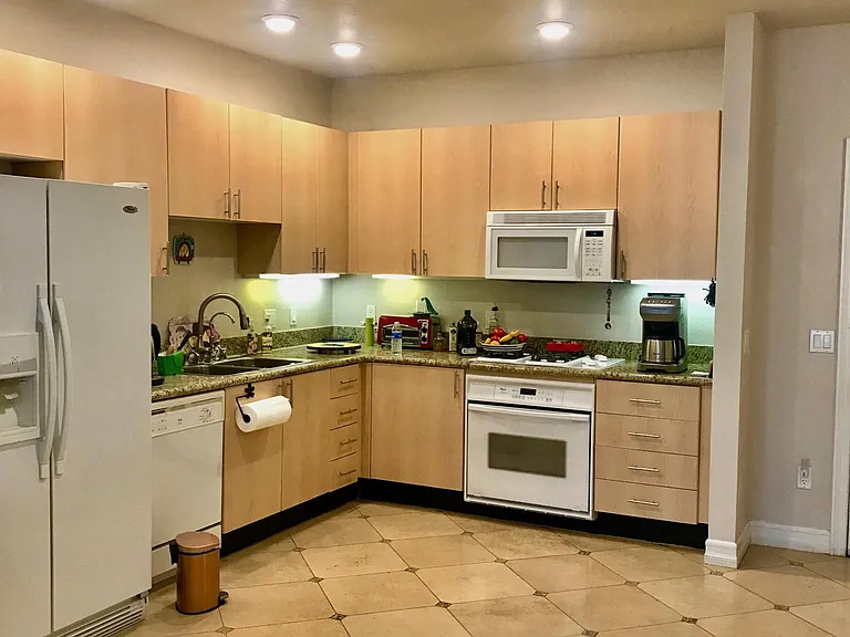 525 11th Ave #1403 — Photo 4