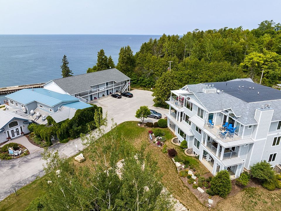 2nd image of 12723 Wisconsin Bay Rd Unit 201
