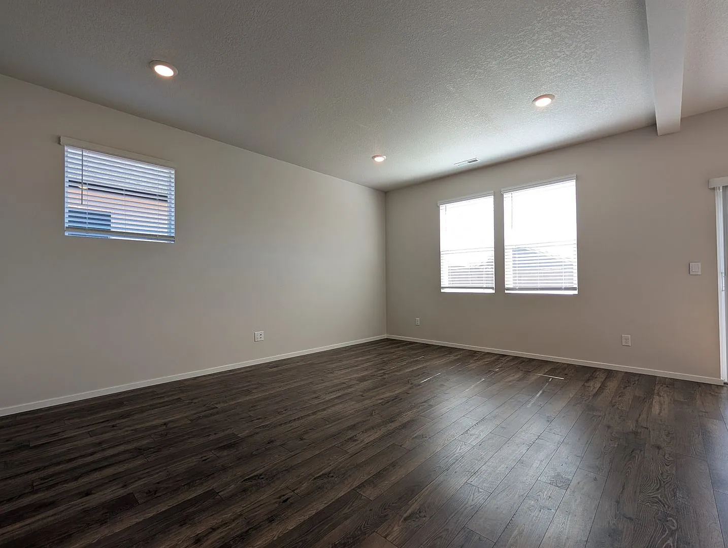 Great 4bed/2.5 bath in Springfield — Photo 4