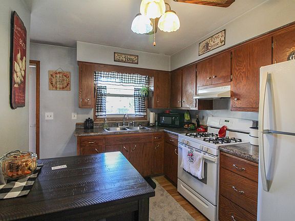 4th image of 1436-1438 S Terrace St