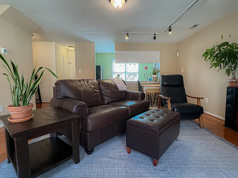 519 W 20th St #302 — Photo 38