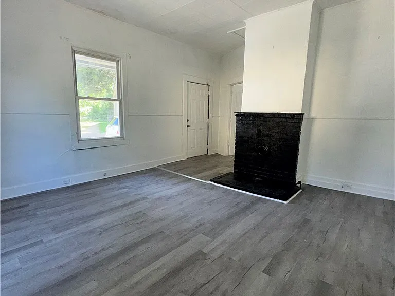 6 Riverside St — Photo 5