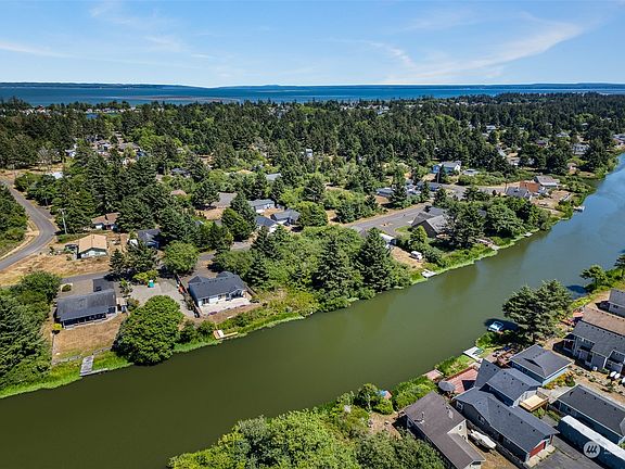 5th image of 517 Canal Drive SE