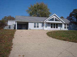 1004 Wade St, Mountain View, MO 65548