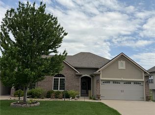 4409 Stonebridge Dr W, Saint Joseph, MO 64505
