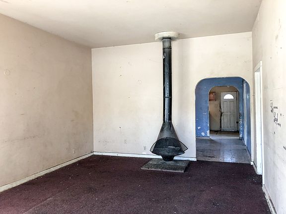 4th image of 3112 Cedar Ave