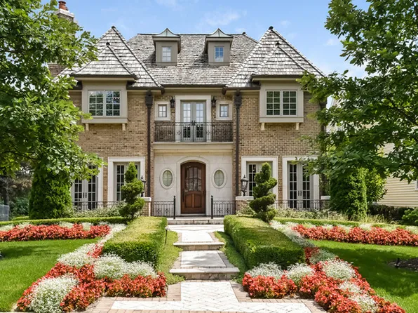 27 McIntosh Ave, Clarendon Hills, IL 60514