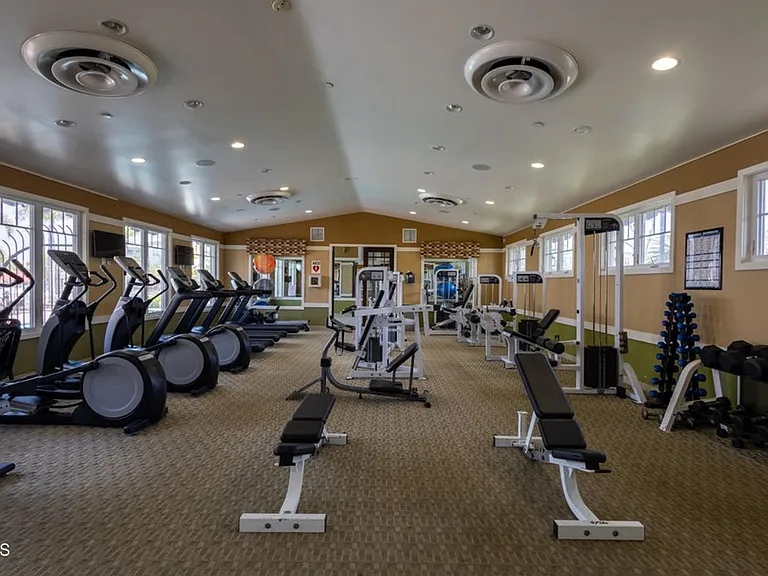 4008 Tradewinds Dr — Photo 43