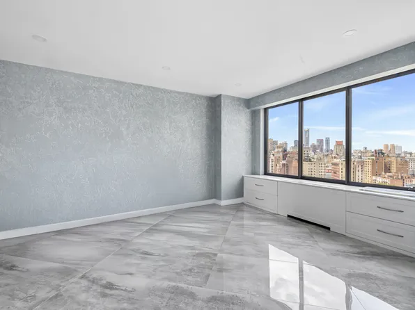 200 East 61st Street image 27 of 27