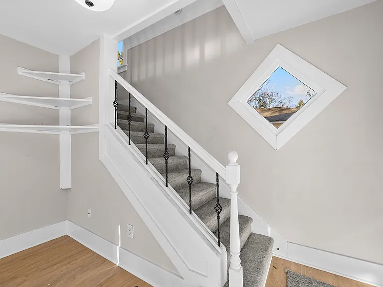 428 Bauman Ave — Photo 9
