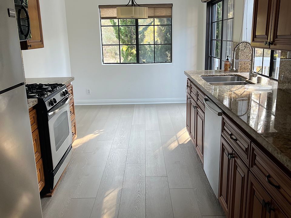 1st image of 8152 Mainsail Dr Floor 2