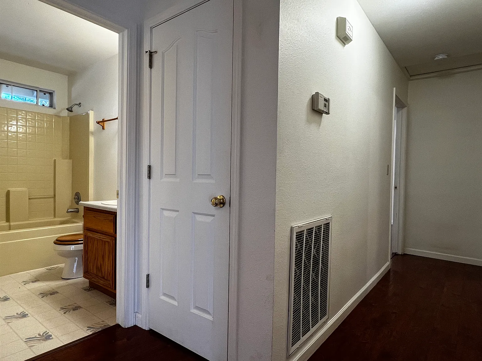 2 bed, 1250 sqft, $2,350 — Photo 4