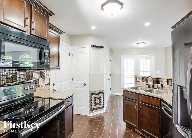 2203 Killington Dr — Photo 5