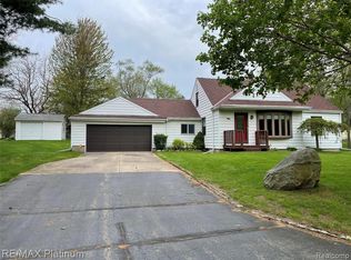 1523 2nd Ave, Howell, MI 48843