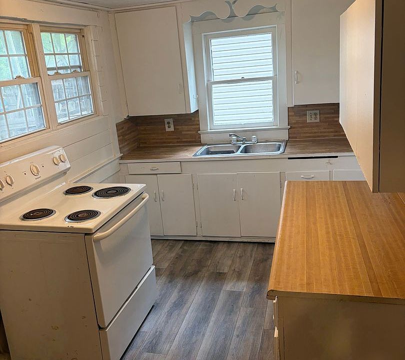 1st image of 407 N 18th St